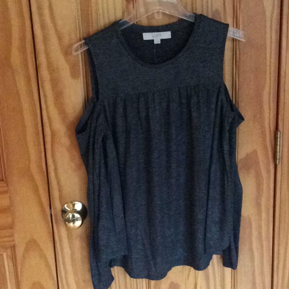 Loft cold shoulder